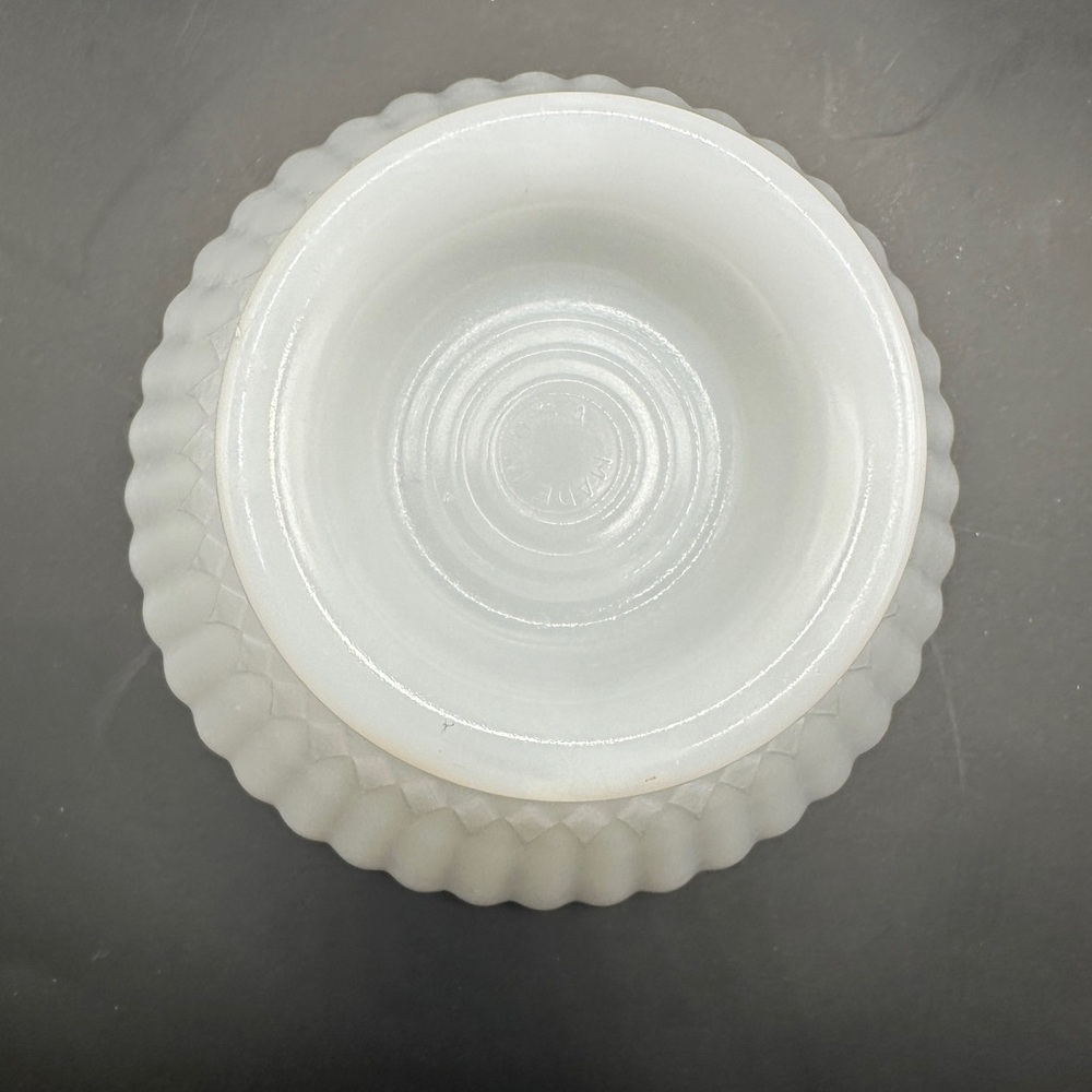 Petalware Cremax MACBETH-EVANS Milk Glass Scallop Edge Berry Ice Cream Bowl - Picture 4 of 7